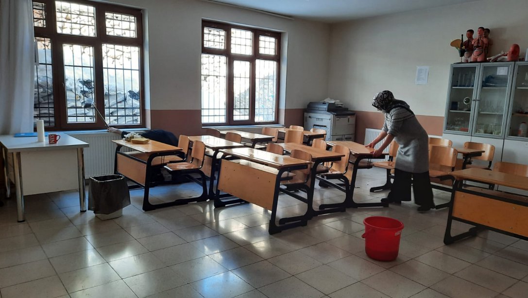 Tüm Okul ve kurumlarımız  2. Döneme Hazırlık İçin Temizlenip Dezenfekte Edildi